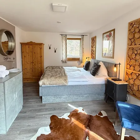 Belle Kaiser By Belle Chalet