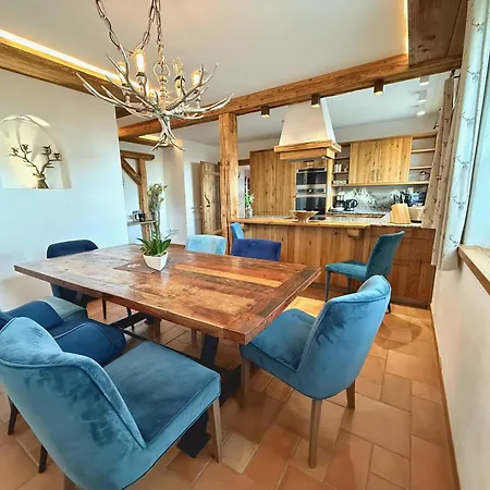 Belle Kaiser By Belle Chalet